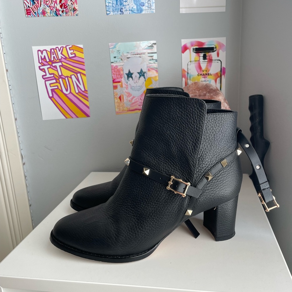 Spiked boots